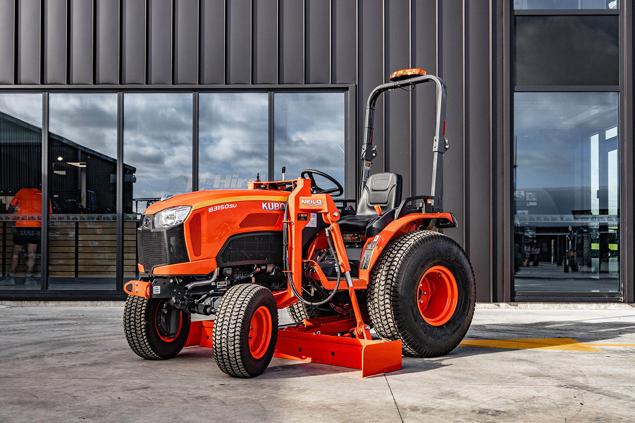 Neilo B3150 Tractor Grader