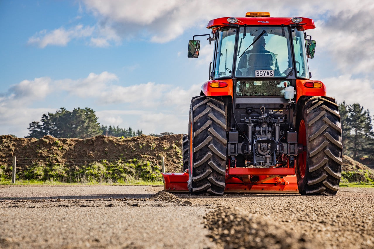 Neilo M7040 Cabin Grader - Neilo Equipment