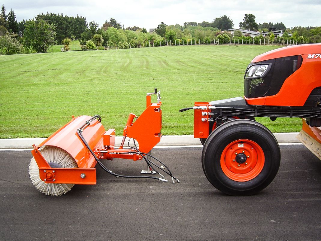 1.75m Broom Combo with Quick Hitch for M7040 Graders - Neilo Equipment